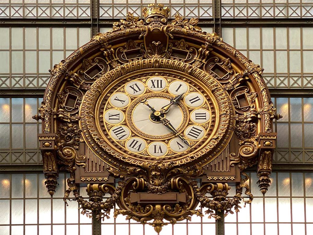 Zeiterfassung? Uhr im Musee D'Orsay in Paris