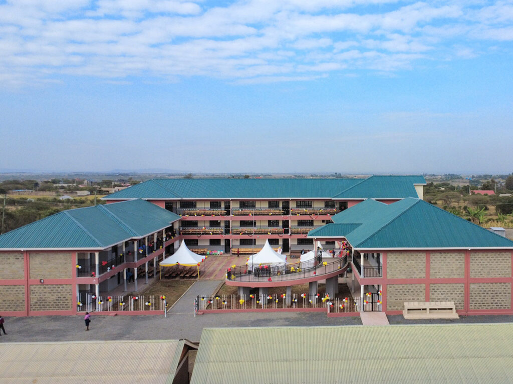 Gesamtbild der neuen Secondary School in Juja Farm, nahe Thika in Kenia